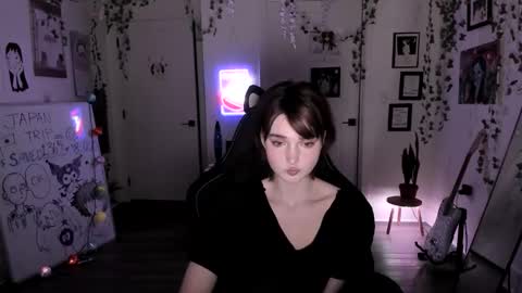 Ella online show from March 17, 2026, 8:39 am