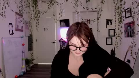 Ella online show from March 21, 2026, 11:30 pm