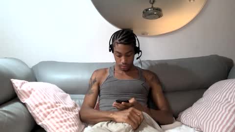 Snapshot of blackbulltitus chatting on October 5, 2025, 2:21 am BlackBullTitus online show from October 5, 2025, 2:21 am