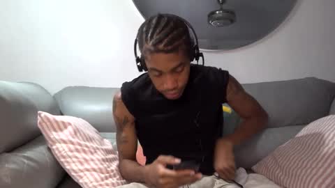 Snapshot of blackbulltitus chatting on October 6, 2025, 10:18 pm BlackBullTitus online show from October 6, 2025, 10:18 pm