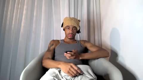 Snapshot of blackbulltitus chatting on October 28, 2025, 1:20 am BlackBullTitus online show from October 28, 2025, 1:20 am