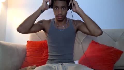 Snapshot of blackbulltitus chatting on November 5, 2025, 2:44 am BlackBullTitus online show from November 5, 2025, 2:44 am