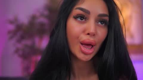 Clover online show from June 14, 2026, 2:24 am