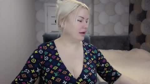 blackeyes11 online show from November 9, 2025, 1:04 am