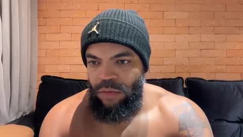 Macauly online show from March 5, 2026, 11:45 pm