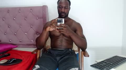 Snapshot of blacknikes chatting on December 8, 2024, 5:18 am Twtter 1MikeBeckford Onlyfns beckfordmike online show from December 8, 2024, 5:18 am