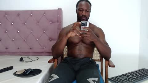 Snapshot of blacknikes chatting on December 9, 2024, 5:51 am Twtter 1MikeBeckford Onlyfns beckfordmike online show from December 9, 2024, 5:51 am