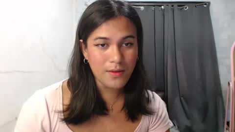 Ellez online show from December 3, 2025, 7:12 pm