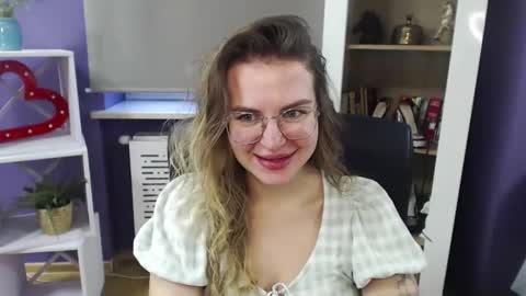 Z O E Y online show from December 17, 2024, 10:34 am