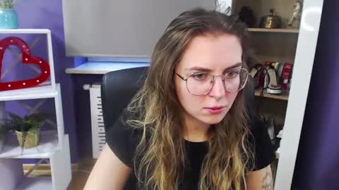 Z O E Y online show from December 27, 2024, 8:56 am