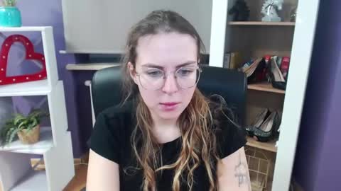 Z O E Y online show from February 24, 2025, 5:33 am