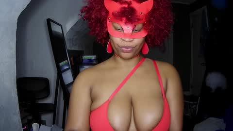 Snapshot of blacksirenqueen chatting on December 5, 2024, 3:26 am Queen Siren online show from December 5, 2024, 3:26 am