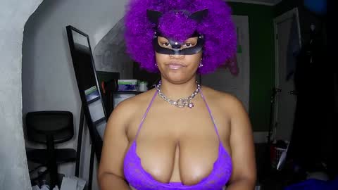 Snapshot of blacksirenqueen chatting on December 6, 2024, 4:14 am Queen Siren online show from December 6, 2024, 4:14 am