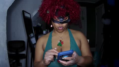 Snapshot of blacksirenqueen chatting on December 14, 2024, 12:11 am Queen Siren online show from December 14, 2024, 12:11 am