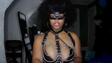 Snapshot of blacksirenqueen chatting on December 16, 2024, 1:42 am Queen Siren online show from December 16, 2024, 1:42 am