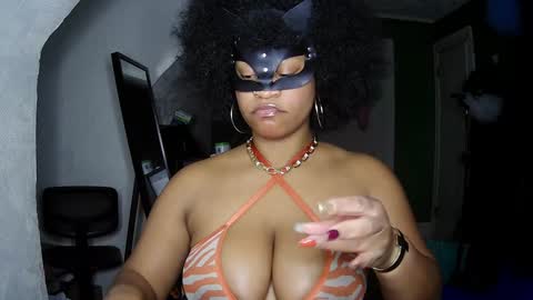 Snapshot of blacksirenqueen chatting on December 17, 2024, 2:12 am Queen Siren online show from December 17, 2024, 2:12 am