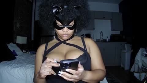 Snapshot of blacksirenqueen chatting on January 13, 2025, 4:50 am Queen Siren online show from January 13, 2025, 4:50 am