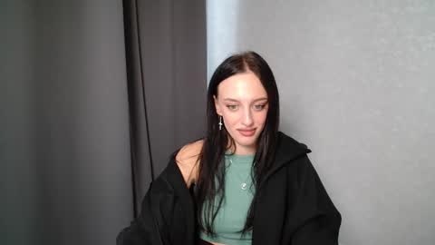 Snapshot of blacky_berry chatting on April 29, 2026, 2:10 pm Ivy online show from April 29, 2026, 2:10 pm