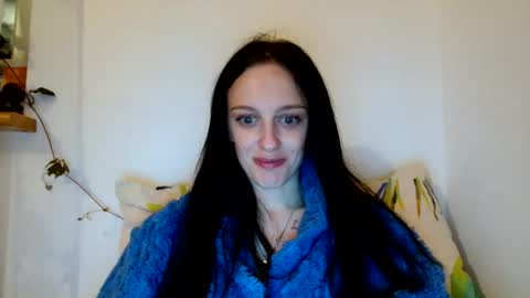 Snapshot of blacky_berry chatting on May 18, 2026, 7:52 pm Ivy online show from May 18, 2026, 7:52 pm