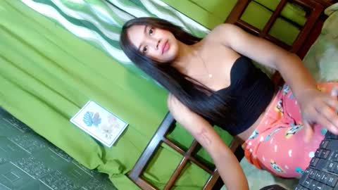 sweetyluna online show from March 11, 2025, 11:55 am