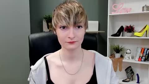 Snapshot of blair_erotic chatting on September 25, 2025, 6:50 am Blair online show from September 25, 2025, 6:50 am