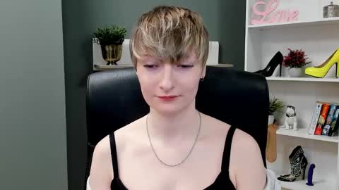 Snapshot of blair_erotic chatting on September 26, 2025, 7:23 am Blair online show from September 26, 2025, 7:23 am