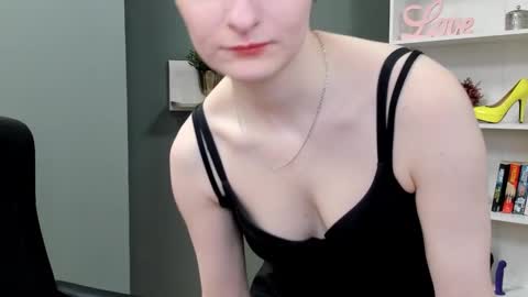 Snapshot of blair_erotic chatting on October 2, 2025, 6:42 am Blair online show from October 2, 2025, 6:42 am