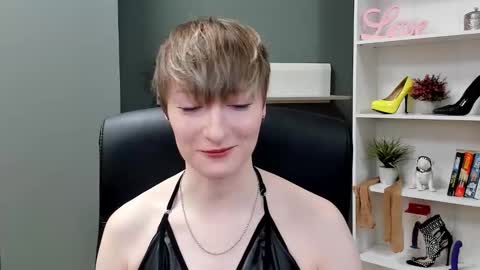 Snapshot of blair_erotic chatting on October 17, 2025, 6:49 am Blair online show from October 17, 2025, 6:49 am