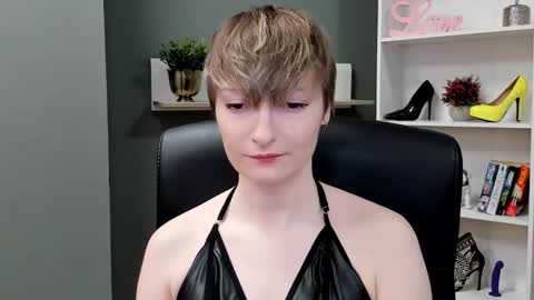 Snapshot of blair_erotic chatting on October 23, 2025, 6:56 am Blair online show from October 23, 2025, 6:56 am