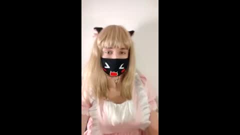 Snapshot of blairebellia chatting on December 17, 2025, 2:23 pm blairebellia online show from December 17, 2025, 2:23 pm