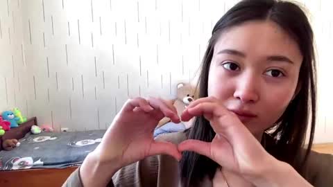 Mila online show from April 16, 2026, 12:06 pm