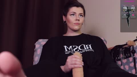 Snapshot of blake_luna chatting on February 2, 2025, 7:14 pm Britney online show from February 2, 2025, 7:14 pm