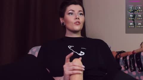 Snapshot of blake_luna chatting on February 9, 2025, 4:07 pm Britney online show from February 9, 2025, 4:07 pm