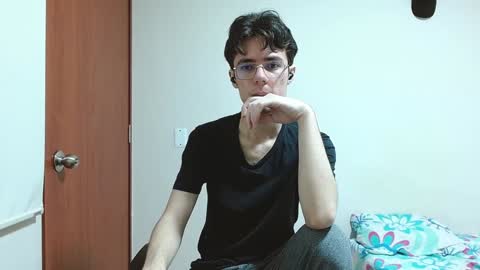 Snapshot of blakeshatter chatting on January 9, 2025, 4:17 pm blakeshatter online show from January 9, 2025, 4:17 pm