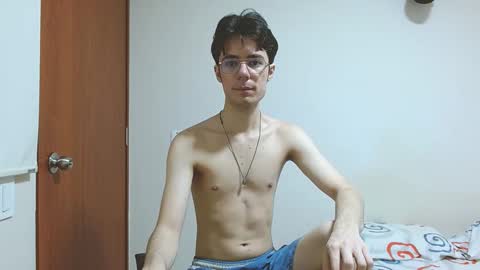 Snapshot of blakeshatter chatting on January 17, 2025, 6:33 pm blakeshatter online show from January 17, 2025, 6:33 pm