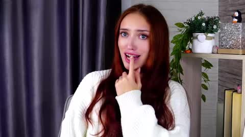 Lola online show from September 11, 2025, 1:33 pm