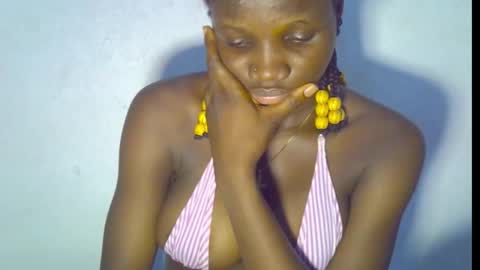 nikky00 online show from February 8, 2026, 8:34 pm