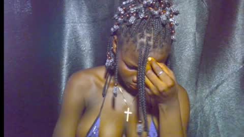 nikky00 online show from May 1, 2026, 8:08 am