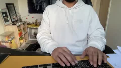 bleakshado online show from June 8, 2026, 1:28 am