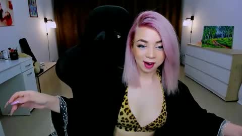 Snapshot of blinkofeyess chatting on December 18, 2024, 4:42 am Nicole online show from December 18, 2024, 4:42 am