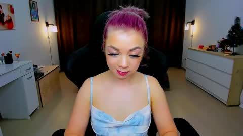 Snapshot of blinkofeyess chatting on January 3, 2025, 6:44 am Nicole online show from January 3, 2025, 6:44 am