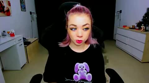 Snapshot of blinkofeyess chatting on January 13, 2025, 3:34 am Nicole online show from January 13, 2025, 3:34 am