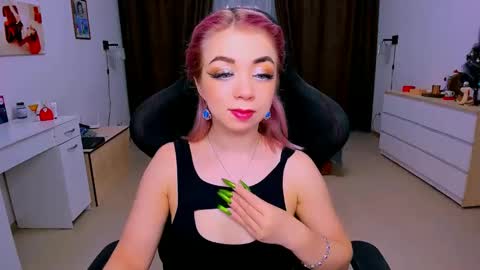 Snapshot of blinkofeyess chatting on January 14, 2025, 3:53 am Nicole online show from January 14, 2025, 3:53 am