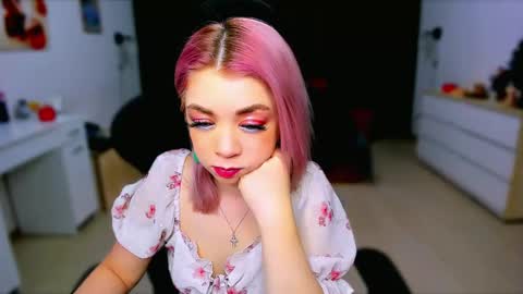 Snapshot of blinkofeyess chatting on January 15, 2025, 7:48 am Nicole online show from January 15, 2025, 7:48 am