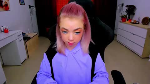 Snapshot of blinkofeyess chatting on January 23, 2025, 8:25 am Nicole online show from January 23, 2025, 8:25 am