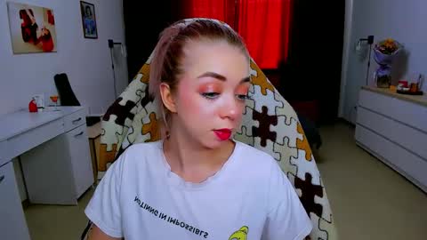 Snapshot of blinkofeyess chatting on February 8, 2025, 9:56 am Nicole online show from February 8, 2025, 9:56 am