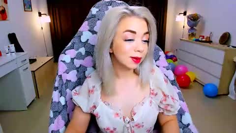 Snapshot of blinkofeyess chatting on February 13, 2025, 4:43 am Nicole online show from February 13, 2025, 4:43 am