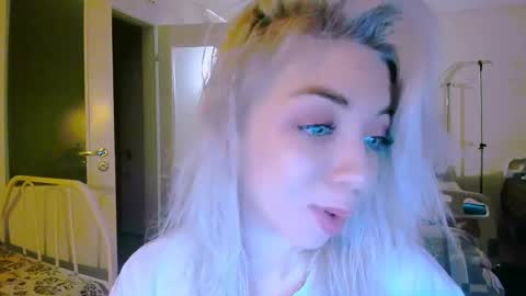 Snapshot of blinkofeyess chatting on February 24, 2025, 6:58 pm Nicole online show from February 24, 2025, 6:58 pm