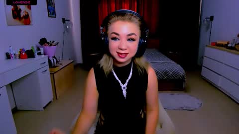 Snapshot of blinkofeyess chatting on September 10, 2025, 6:24 am Nicole online show from September 10, 2025, 6:24 am