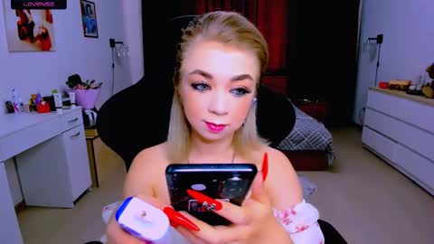 Snapshot of blinkofeyess chatting on September 11, 2025, 7:08 am Nicole online show from September 11, 2025, 7:08 am